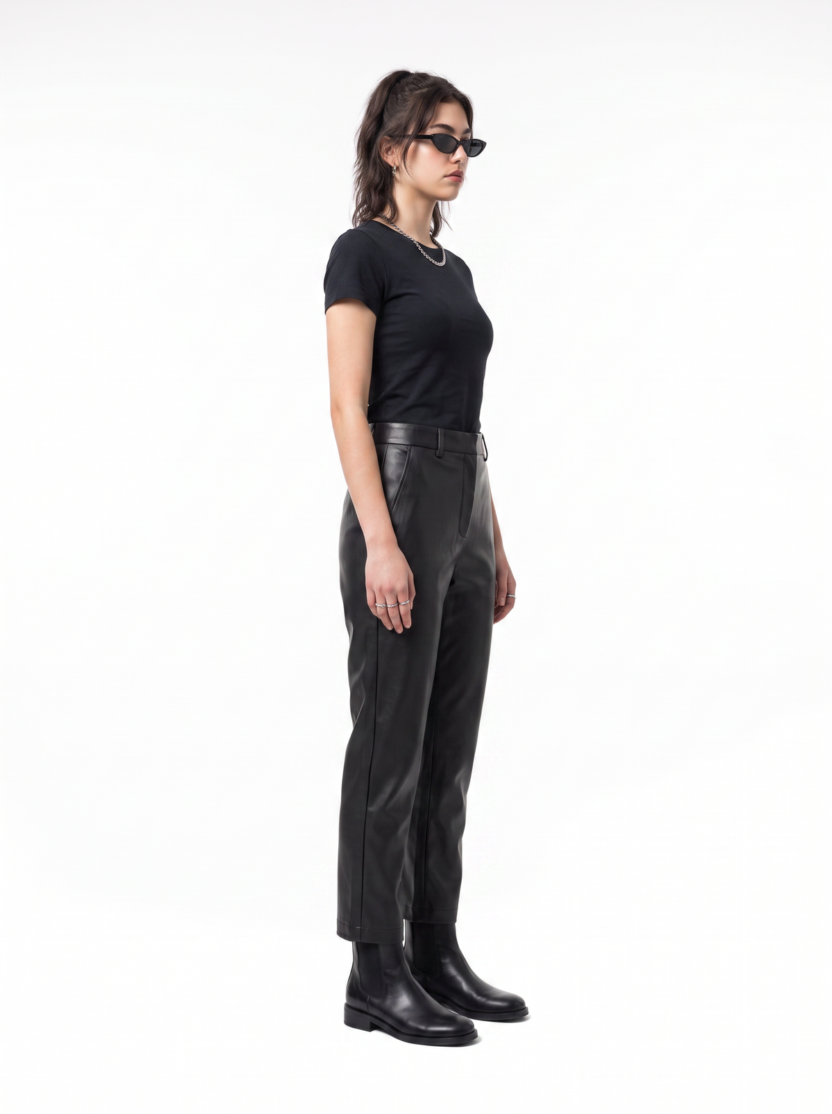 Grounded Trousers - Obsidian Black - side model