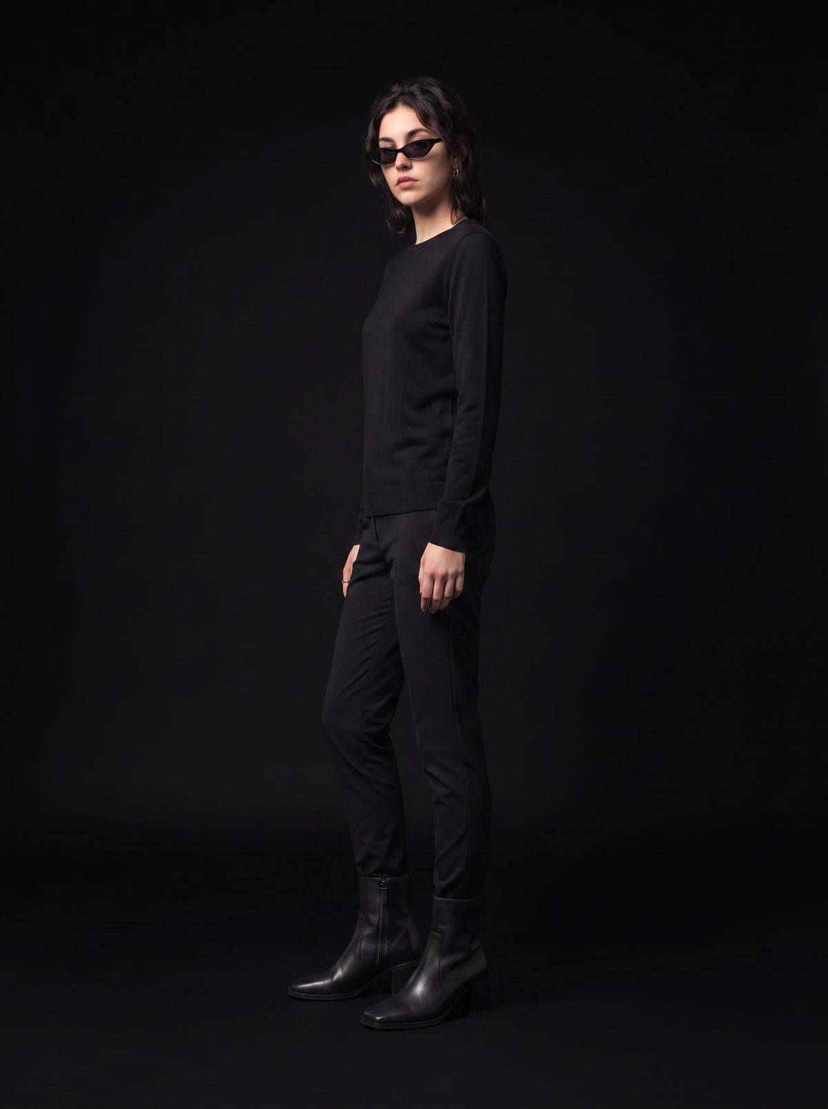 Ink Boots - Obsidian Black - side model