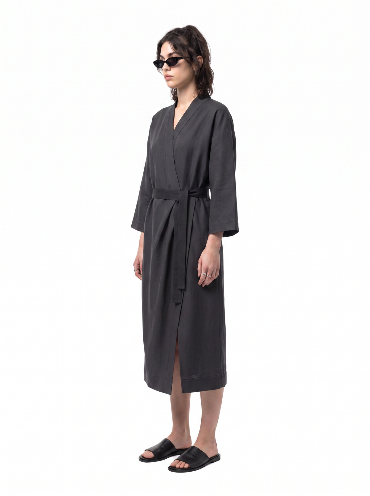 Midi Kimono - Obsidian Black - side model