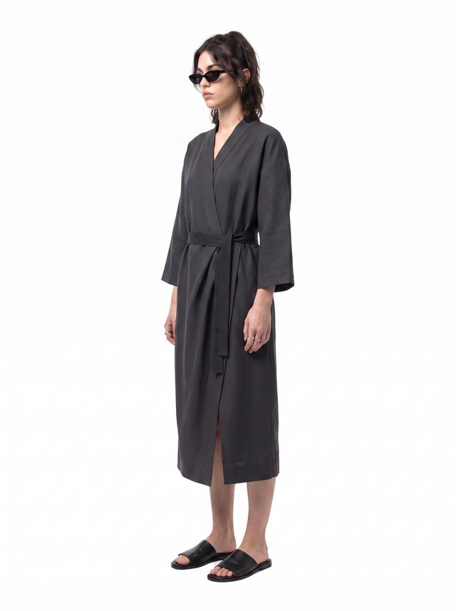 Midi Kimono - Obsidian Black - side model