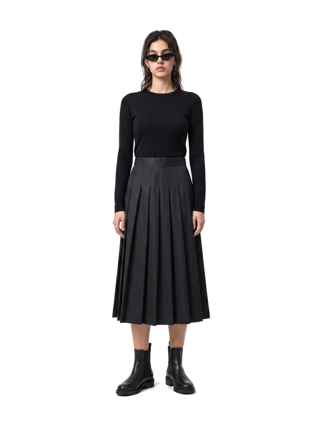 Pleated Midi - Obsidian Black - full model