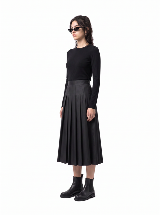 Pleated Midi - Obsidian Black - side model