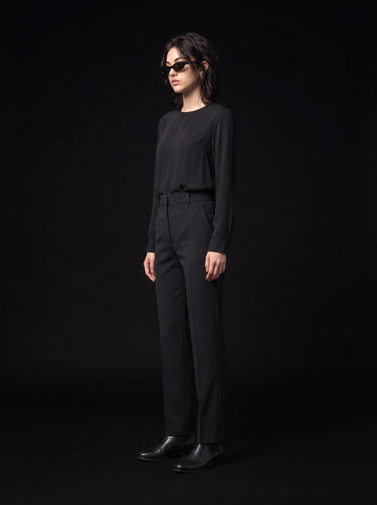 Sable Trousers - Obsidian Black - side model